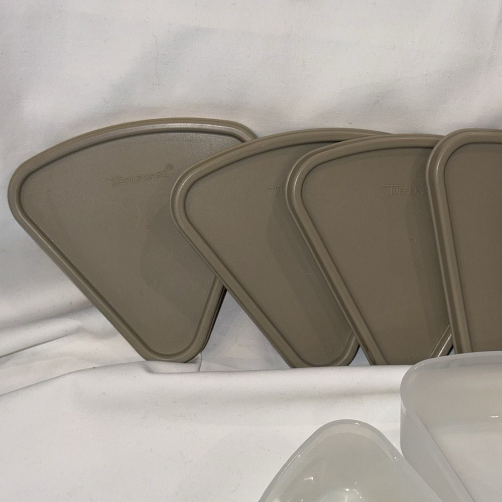 Vintage Tupperware Lazy Susan Revolving Turntable 5 Pie Wedge Shaped Relish Tray - Picture 4 of 6